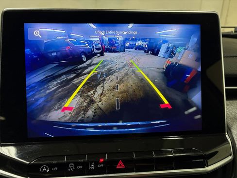 Certified 2022 Jeep Compass Latitude w/ Convenience Group image 21