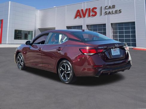 Used 2025 Nissan Sentra SV FWD image 9