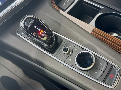 Used 2021 Cadillac Escalade ESV Premium Luxury image 20