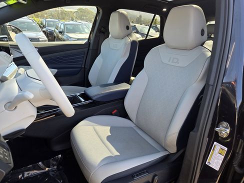 Used 2023 Volkswagen ID.4 Pro S AWD/4WD image 15