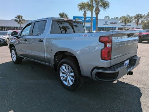 Used 2024 Chevrolet Silverado 1500 Custom image 6