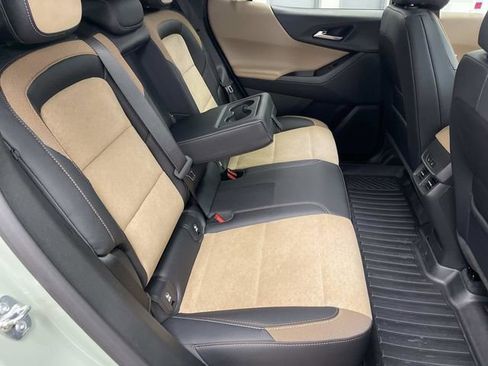 Used 2025 Chevrolet Equinox ACTIV w/ Safety and Technology Package AWD/4WD image 24