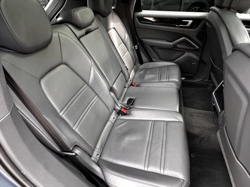 Used 2019 Porsche Cayenne image 42