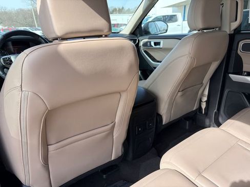 Used 2024 Ford Explorer XLT w/ Equipment Group 202A image 40