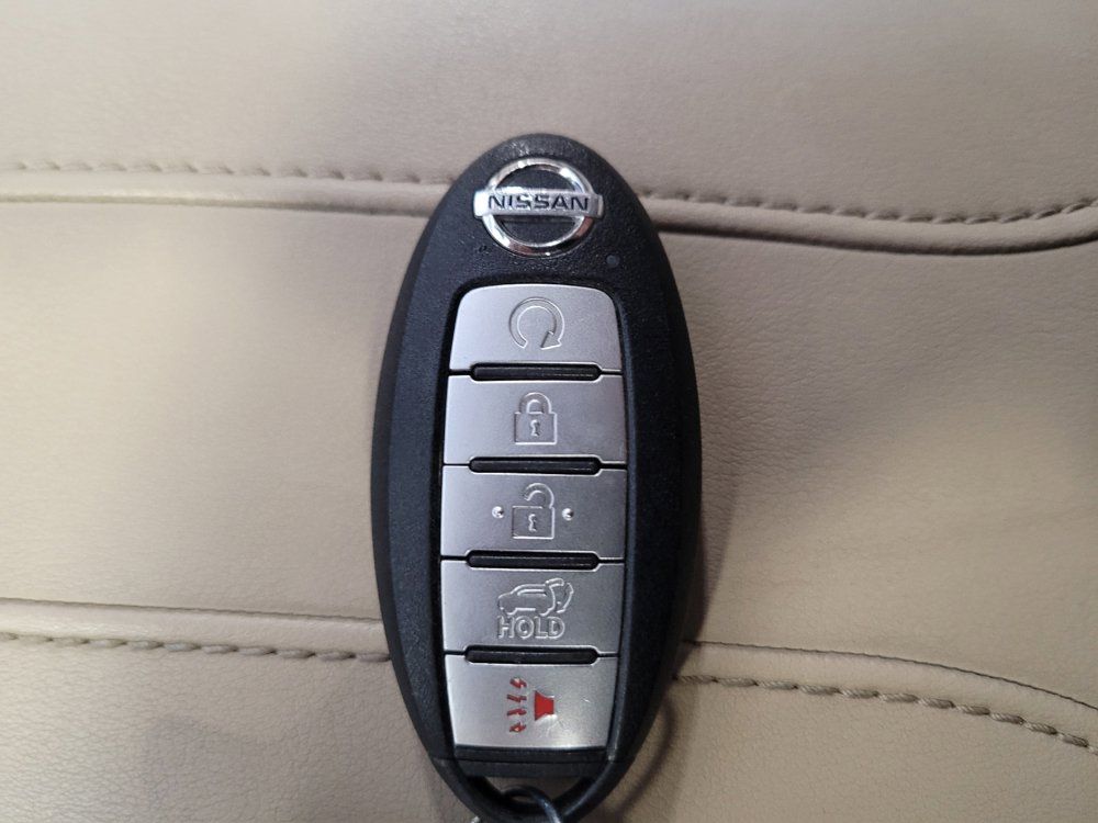 Used 2020 Nissan Rogue SV w/ Sun & Sound Touring Package FWD image 32