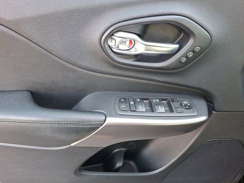 Certified 2019 Jeep Cherokee Limited image 14