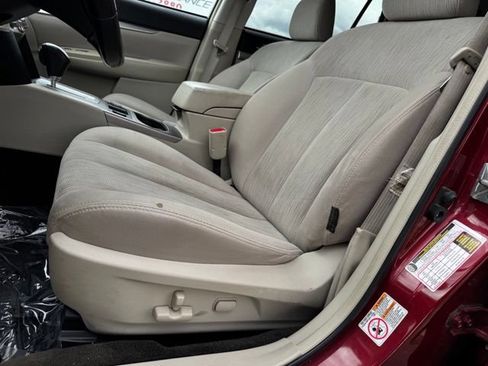 Used 2013 Subaru Outback 2.5i Premium w/ All-Weather Pkg AWD/4WD image 5
