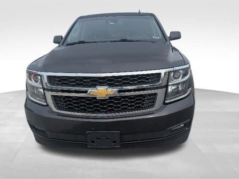 Used 2017 Chevrolet Suburban LT w/ Luxury Package RWD image 8