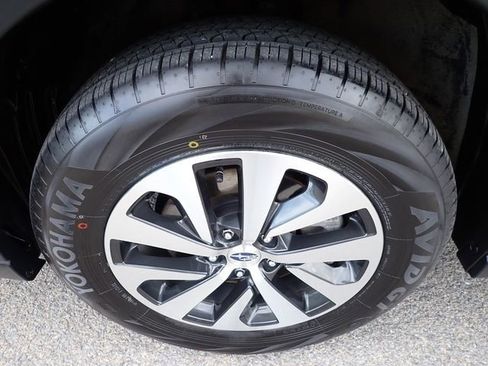 Used 2023 Subaru Outback Premium image 10