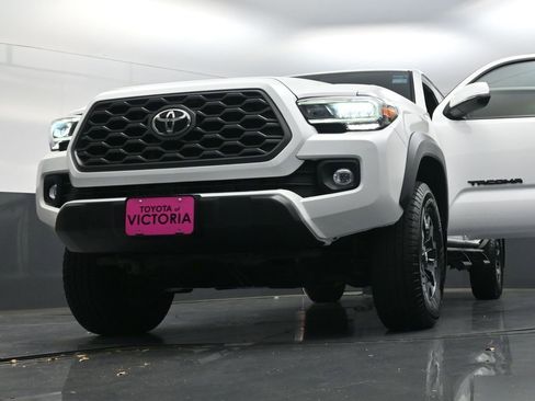 Used 2022 Toyota Tacoma TRD Off-Road image 27