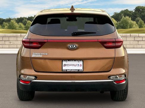 Used 2021 Kia Sportage LX image 4