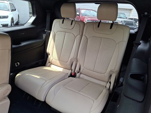 Certified 2023 Jeep Grand Cherokee L Limited w/ Luxury Tech Group II image 12