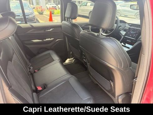 Used 2023 Jeep Grand Cherokee Altitude AWD/4WD image 14