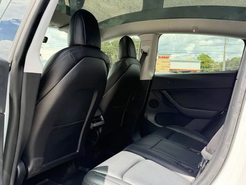 Used 2022 Tesla Model Y Performance AWD/4WD image 11