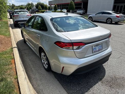 Used 2023 Toyota Corolla LE FWD image 7