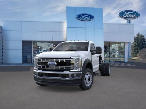 New 2026 Ford F550 4x4 Regular Cab Super Duty w/ XL Chrome Package image 2