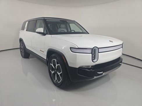 Used 2024 Rivian R1S Adventure AWD/4WD image 7