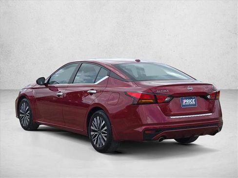 Used 2023 Nissan Altima 2.5 SV w/ SV Premium Package image 8