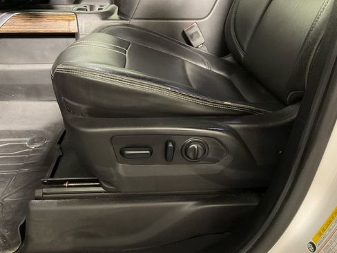 Used 2019 Chevrolet Silverado 1500 High Country w/ High Country Premium Package image 21