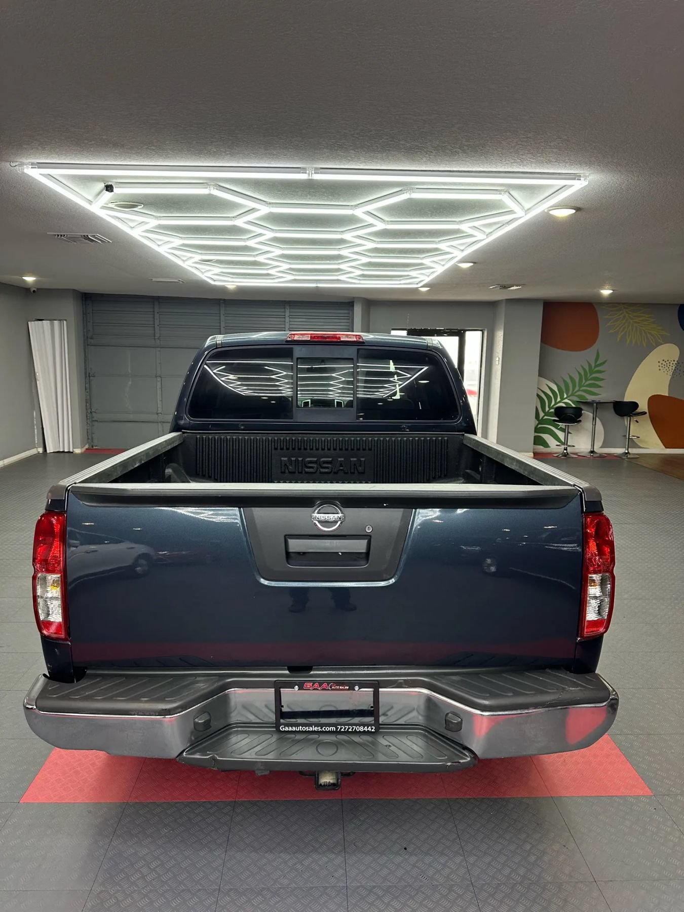 Used 2018 Nissan Frontier SV RWD image 5