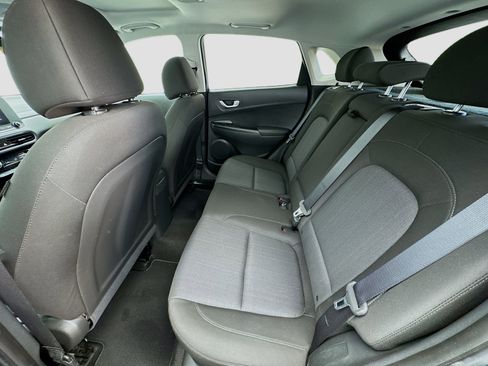 Used 2022 Hyundai Kona SEL w/ Convenience Package image 16