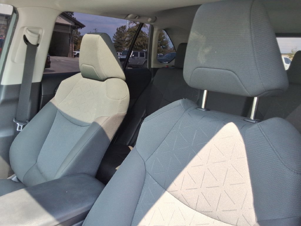 Used 2023 Toyota RAV4 XLE w/ Convenience Package FWD image 23
