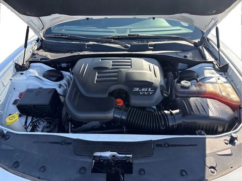 Used 2019 Dodge Charger SXT image 26