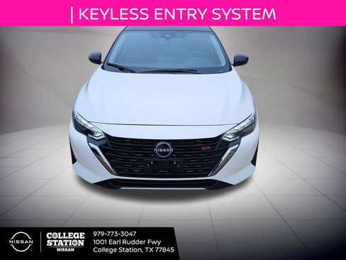Used 2025 Nissan Sentra SR image 5