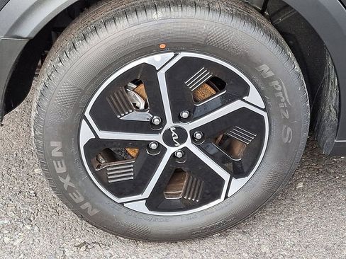 New 2025 Kia Niro EX image 5