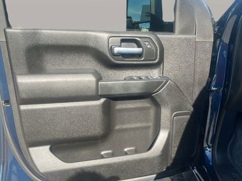 Used 2022 Chevrolet Silverado 2500 Custom w/ Custom Value Package image 18