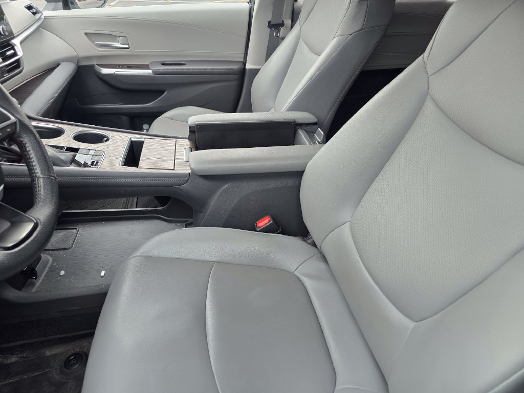 Used 2022 Toyota Sienna XLE w/ XLE Plus Package FWD image 20