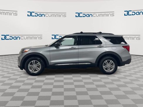 Used 2023 Ford Explorer XLT w/ Equipment Group 202A AWD/4WD image 5