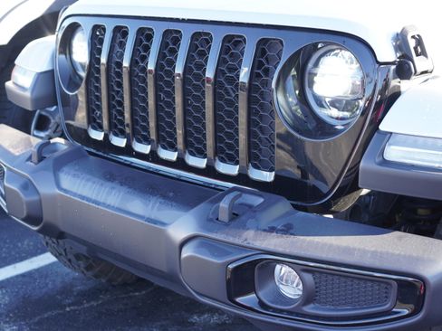 Used 2022 Jeep Gladiator Willys image 47