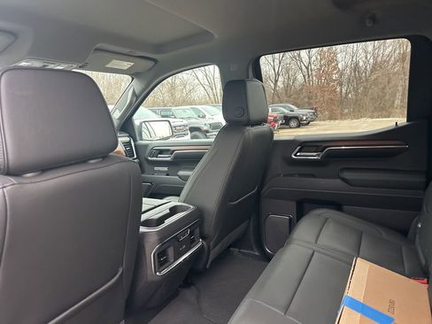 Used 2024 GMC Sierra 1500 Denali w/ Technology Package image 11