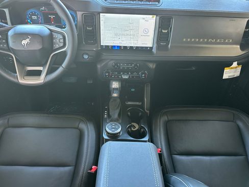 New 2025 Ford Bronco Badlands image 13