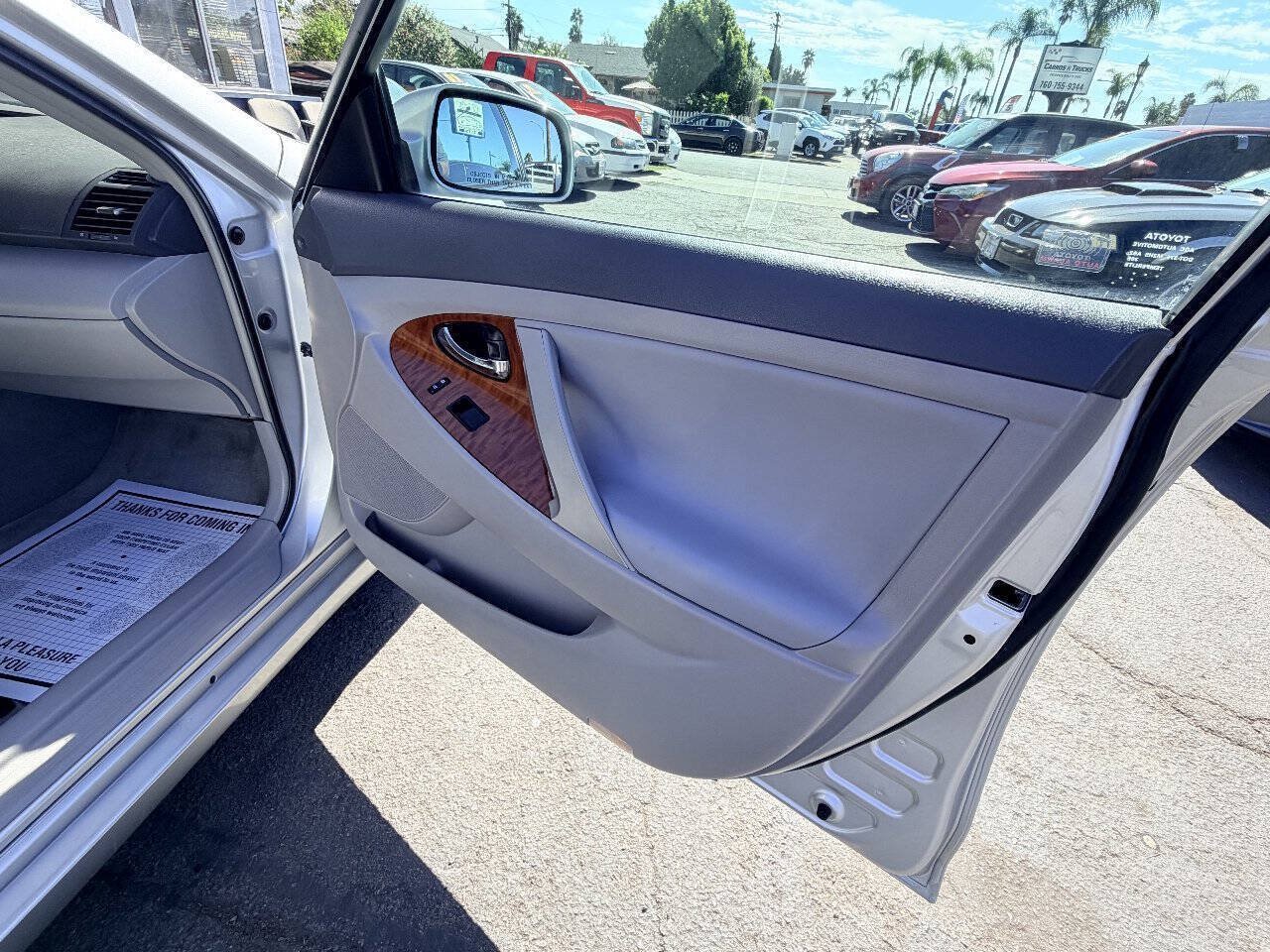Used 2008 Toyota Camry XLE FWD image 17