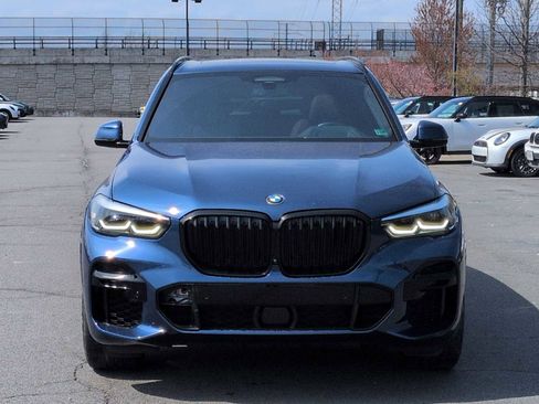Used 2022 BMW X5 xDrive40i w/ M Sport Package image 3