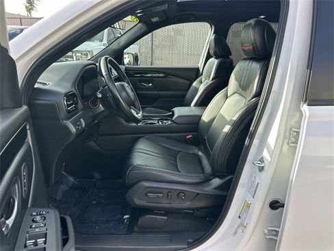 Used 2024 Honda Pilot TrailSport image 18