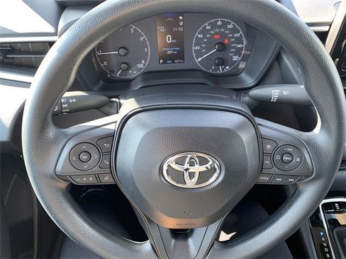 Used 2025 Toyota Corolla LE image 19