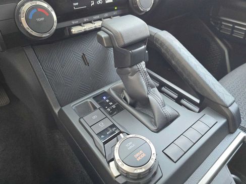 Certified 2026 Toyota 4Runner SR5 AWD/4WD image 38