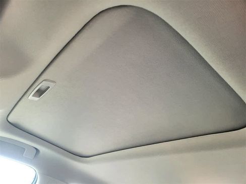 Used 2023 Nissan Sentra SR w/ SR Premium Package image 10