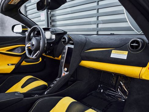 Used 2026 McLaren 750S Spider image 44