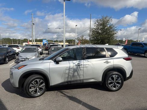 Used 2023 Nissan Rogue SV image 5