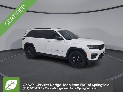 Certified 2023 Jeep Grand Cherokee Limited w/ Black Appearance Package image 2