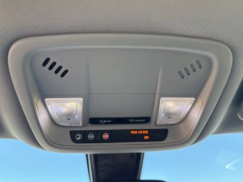 Used 2017 Chevrolet Malibu LT image 33