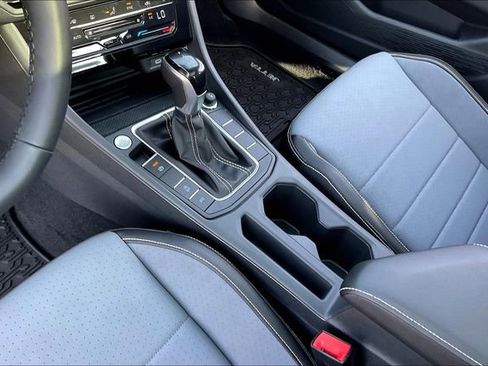 New 2025 Volkswagen Jetta SE image 9
