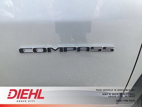 Used 2022 Jeep Compass Latitude AWD/4WD image 10