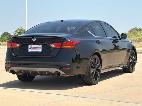 Used 2022 Nissan Altima 2.5 SR w/ Midnight Edition Package FWD image 7