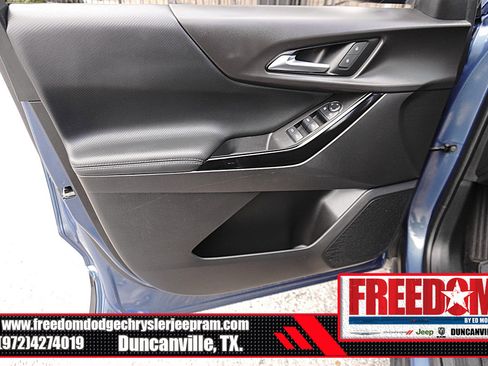 Used 2025 Chevrolet Equinox LT FWD image 38