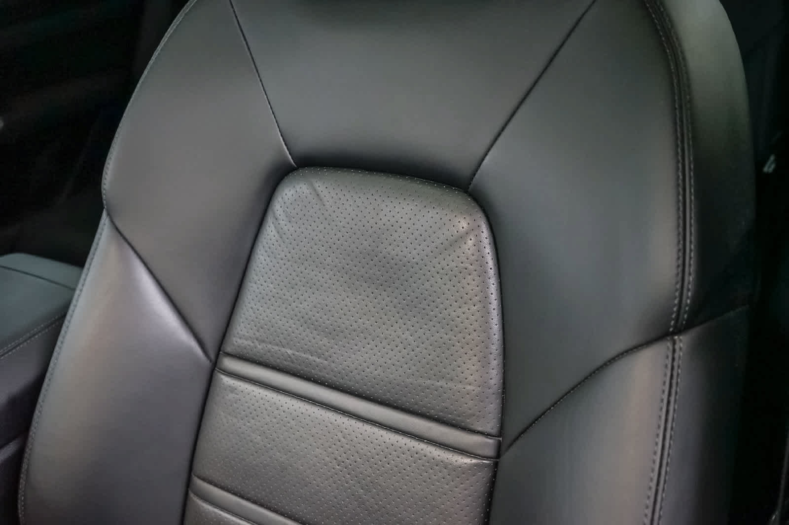 Certified 2023 Porsche Cayenne AWD/4WD image 30
